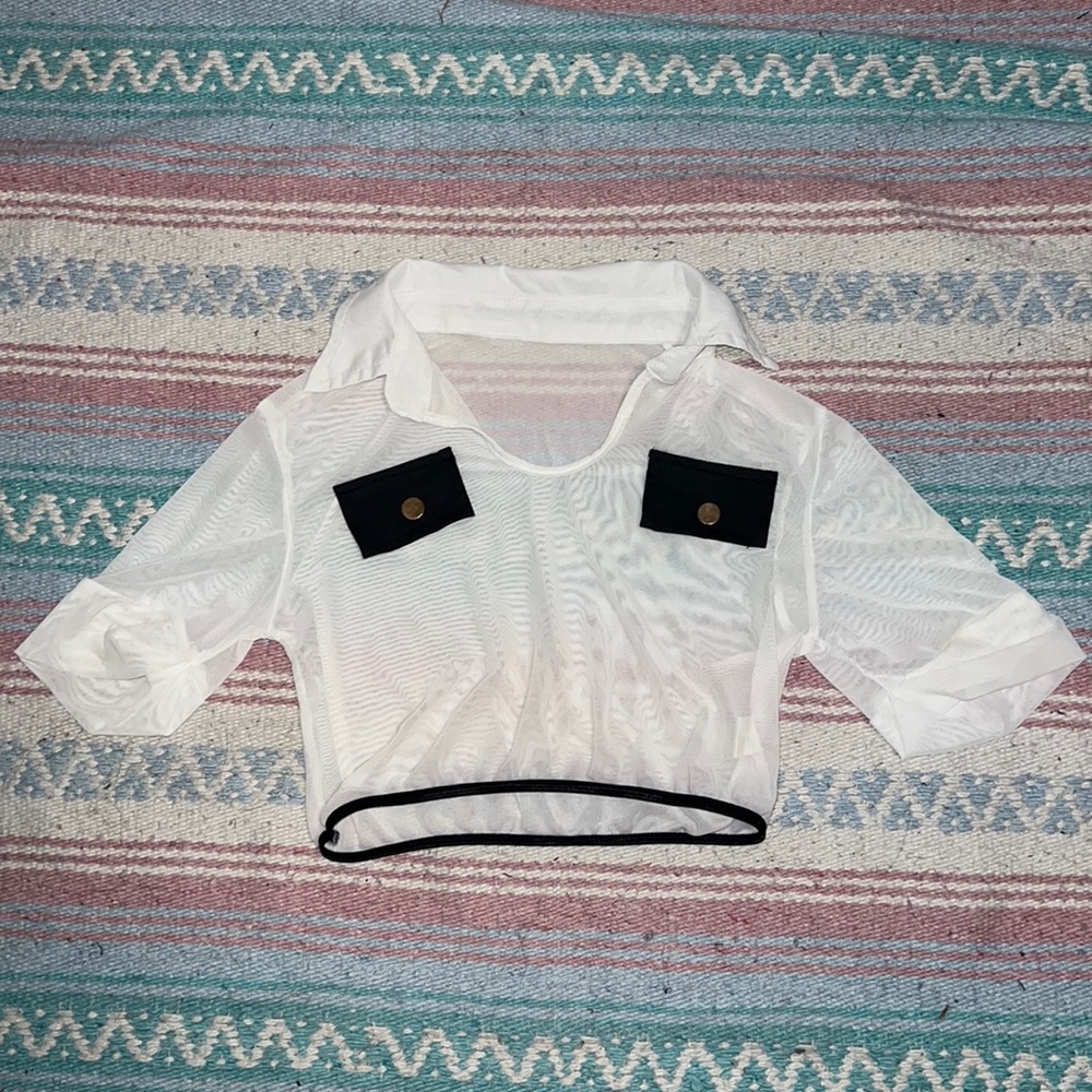 White mesh short-sleeved crop top